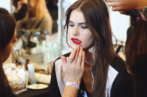 To θρυλικό foundation υψηλής κάλυψης των σταρ έφτασε στην Ελλάδα