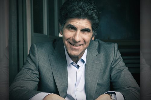 Ο Γιάννης Μπέζος απαντά για πρώτη φορά σε όσους τον αποκαλούν αγενή με αποστομωτικό τρόπο