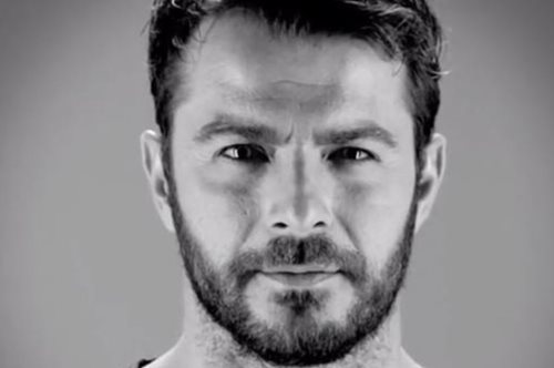 Τι δουλειά έχει ο Ντάνος δίπλα στη Νάταλι Πόρτμαν και τον Τζόνι Ντεπ;