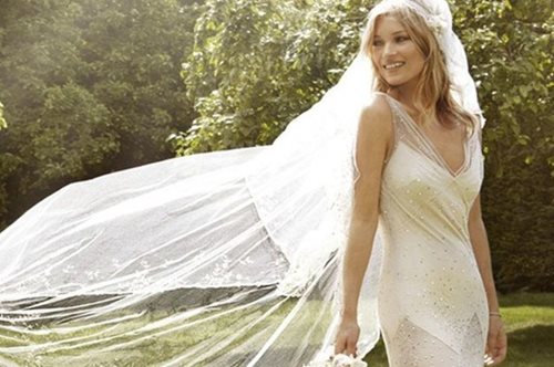 Αυτό το οικονομικό νυφικό έχει εμπνευστεί από τον boho chic γάμο της Κέιτ Μος  