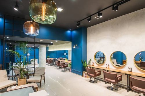 Ένα ολόφρεσκο, υψηλής αισθητικής  κομμωτήριο στην Πατησίων αναβιώνει την αίγλη της περιοχής 