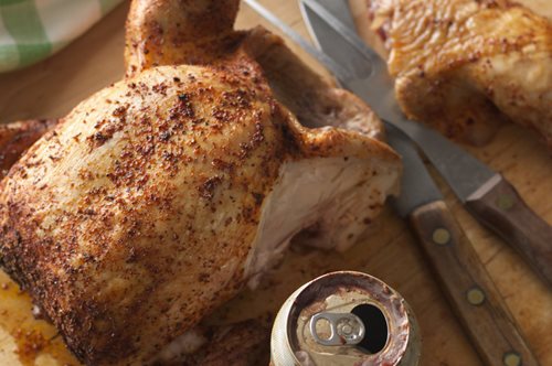 Κοτόπουλο με μαύρη μπίρα στον φούρνο. Η συνταγή της Κυριακής που προκαλεί εθισμό 