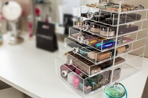 Τα δύο αντικείμενα για το σπίτι που θα βάλουν σε άμεση τάξη τα καλλυντικά και τα κοσμήματα σου