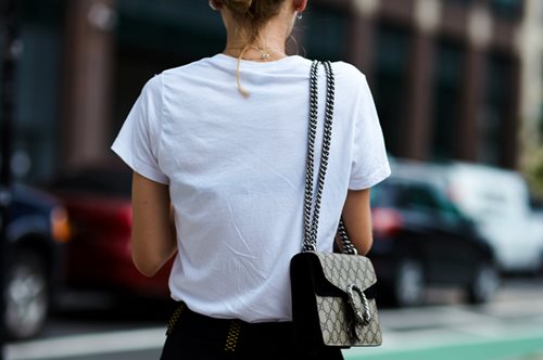 Έξι λευκά κομμάτια που κάθε fashion lover χρειάζεται στην ανοιξιάτικη και καλοκαιρινή συλλογή της