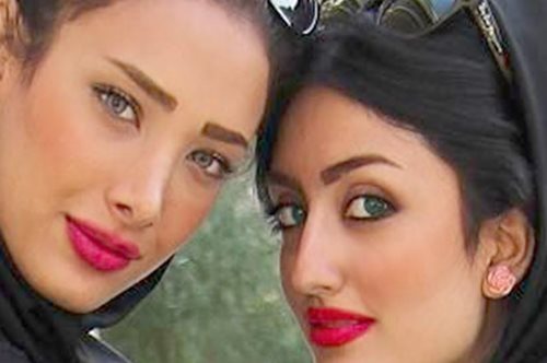 Ferrari, ιδωτικά αεροπλάνα, χρυσές πιστωτικές κάρτες. Η κραυγαλέα ζωή των πλούσιων εφήβων του Ιράν