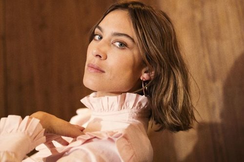 H Αλέξα Τσάνγκ σχεδιάζει για τα Marks&Spencer