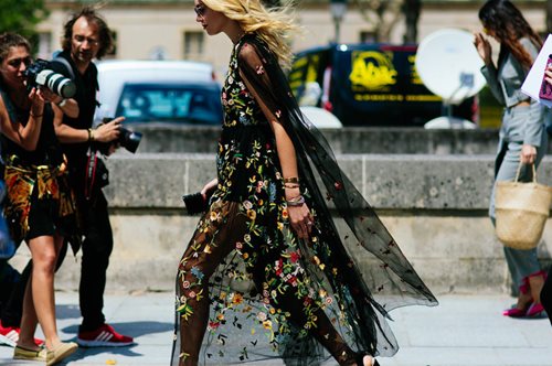 Aυτό είναι το ένα χρώμα που σε κάνει να μην βγαίνεις ωραία στις φωτογραφίες 