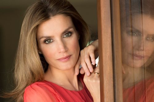 4 φορές που η βασίλισσα Λετίσια έδωσε μαθήματα μόδας ντυμένη από τα Zara