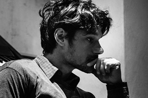 Η αστεία «συνάντηση» του Πάνου Βλάχου με τον πιο διάσημο ήρωα των ταινιών δράσης 