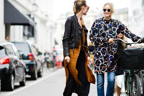 Αυτό είναι το μεγαλύτερο trend των γιορτών που θα κάνει τους πάντες να χαζεύουν τα παπούτσια σου