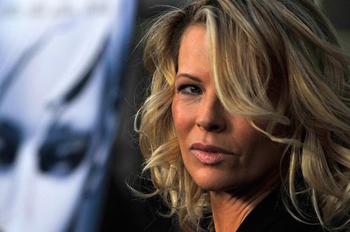 Μια γυναίκα άνω των 50 μοιράζεται το μυστικό κόλπο για τέλεια, νεανικά μαλλιά με λάμψη