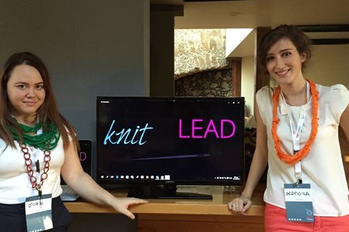 Οι φοιτήτριες Σοφία και Κατερίνα με «βελόνα και κλωστή» βοηθούν ευάλωτες ομάδες γυναικών 