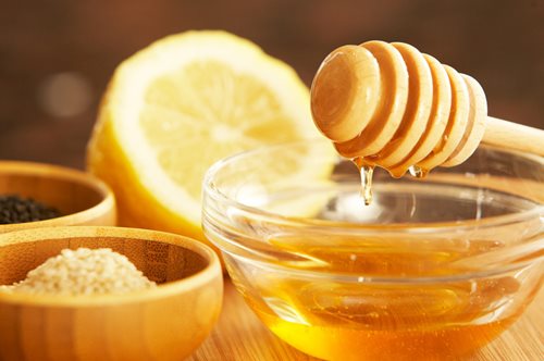 3 λόγοι που πρέπει να πίνεις νερό με μέλι