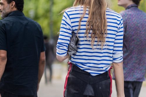 Αυτή είναι η νέα εμμονή, για το 2018, όσων λατρεύουν τα τζιν και έχει ένα τρομερό πλεονέκτημα 