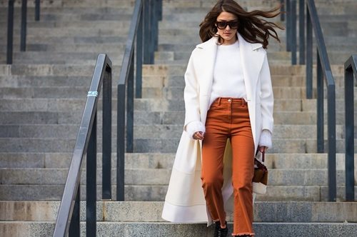 Ποιό τζιν; Αυτό είναι το παντελόνι που φορούν πλέον καθημερινά όλες οι στιλάτες γυναίκες