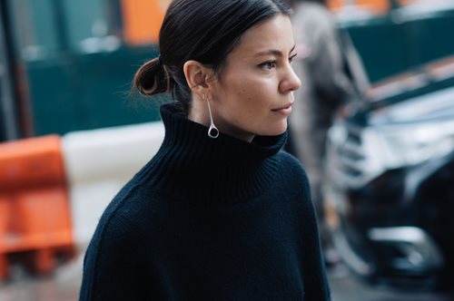 Βρήκαμε το κόλπο για να μην πετάνε τα τσουλούφια αριστερά και δεξιά όταν πιάνεις κότσο  