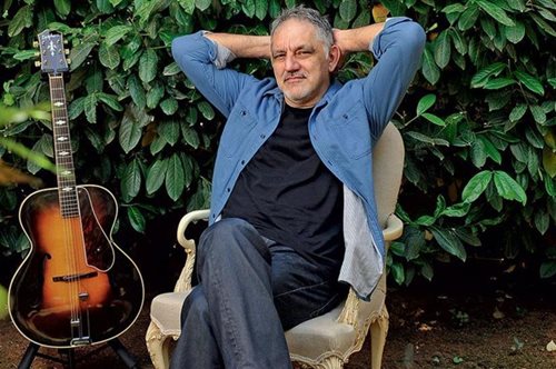 Ο Νίκος Πορτοκάλογλου εκπέμπει 