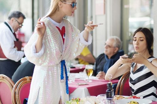 Εάν δεις αυτό το βίντεο με τα συμπτώματα της δυσανεξίας στη γλουτένη θα καταλάβεις πολλά 