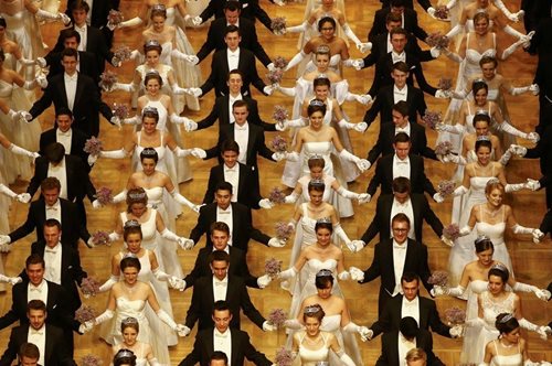 30 φωτογραφίες από τον Χορό των Ντεμπιντάντ στην Όπερα της Βιέννης