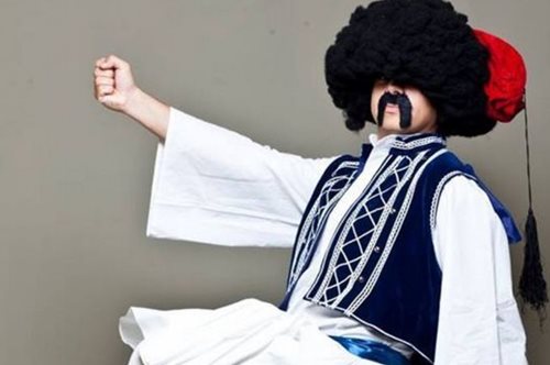 Γιατί κόπηκε η Ελληνοφρένεια; Tο παρασκήνιο πίσω από την ξαφνική διακοπή της σατιρικής εκπομπής