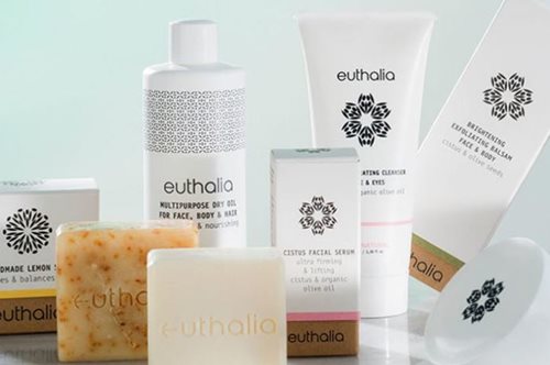 Το μυστικό του λαδιού για το πρόσωπο, το σώμα και τα μαλλιά της ελληνικής εταιρίας Euthalia 
