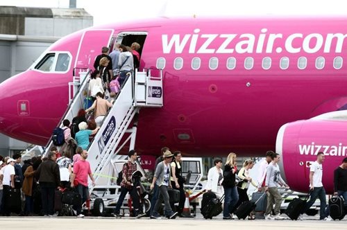 Έρχεται νέα πτήση Αθήνα-Λονδίνο με 29,99 ευρώ από την Wizz Air 