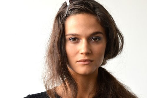 Μπορεί πράγματι το υαλουρονικό οξύ να «γεμίσει» τις ρυτίδες; Οι skingurus απαντούν σε 10 ερωτήσεις 