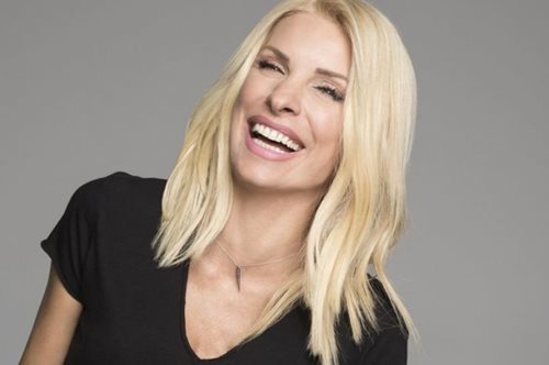 Μενεγάκη: Το γράμμα της μεγάλης κόρης της στον Άγιο Βασίλη και η απολαυστική αντίδραση της μικρής