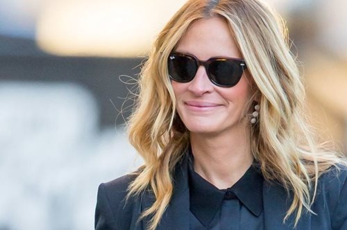 Η Τζούλια Ρόμπερτς επανέφερε ένα χρώμα στα μαλλιά της που λατρέψαμε στα 90s