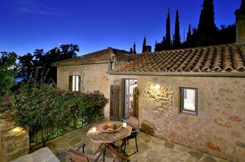 Στο ονειρικό πετρόχτιστο του Νίκου Καζαντζάκη η ζωή μοιάζει μυθιστορηματική 