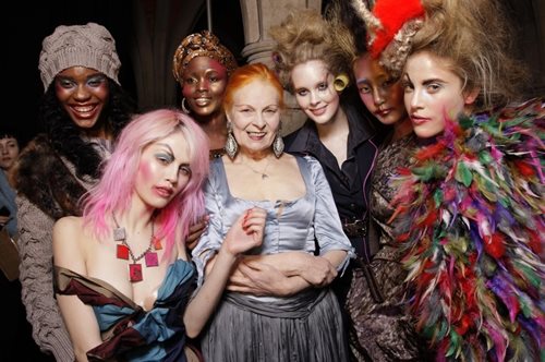 Η Vivienne Westwood φέρνει ακόμα μία μεγάλη αλλαγή στα πράγματα της μόδας