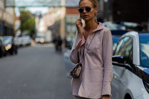 Αυτά είναι τα 4 χρώματα που κολακεύουν όποιον κι αν τα φορέσει