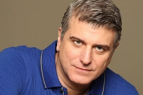 Ο Βλαδίμηρος Κυριακίδης θυμάται ακόμα με νοσταλγία την ατάκα «Αρρώστια» που είπε στα 90's