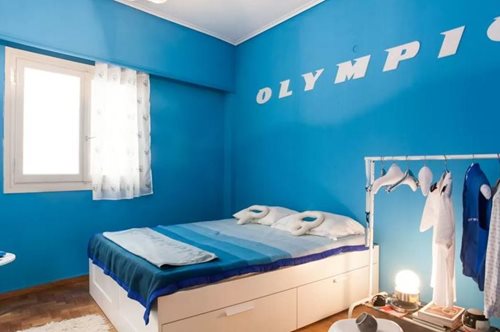 Το πιο απίθανο ρετρό διαμέρισμα με διακόσμηση των Ολυμπιακών Αερογραμμών βρίσκεται στην Αθήνα