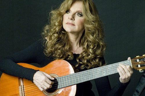 Η Μαριάννα Τόλη ανοίγει το υπερπολυτελές σπίτι της στην Φιλοθέη