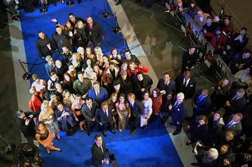 Ο Zoolander ξαναχτυπά με το μακρύτερο selfie stick στον κόσμο κάνοντας νέο ρεκόρ Γκίνες 