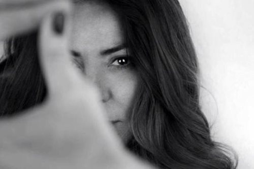 «Αυτές οι γυναίκες. Που δεν είναι ψηλές. Αλλά δεν είναι και κοντές»