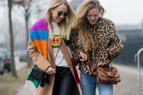 Λατρεύεις τα ankle boots αλλά τα έχεις σε όλα τα χρώματα; Βάζουμε στοίχημα ότι αυτό δεν το έχεις 