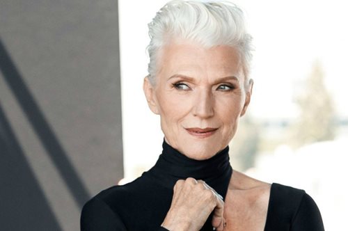 Ένα 69χρονο μοντέλο και διατροφολόγος μοιράζεται μαζί μας το καθημερινό διατροφικό της πρόγραμμα  