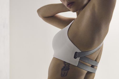 Η επαναστατική τεχνολογία στα αθλητικά σουτιέν της Nike που ταιριάζουν σε όλα τα είδη προπονήσεων 