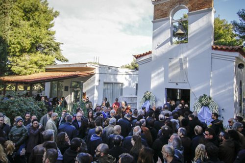 Το τελευταίο αντίο αυτήν την ώρα στον «Τζιμάκο»