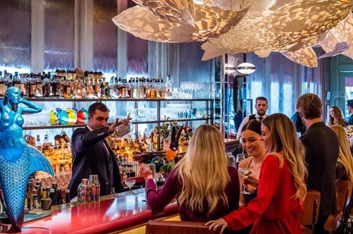 Από το Mayfair του Λονδίνου στην Αθήνα: Το Sexy Fish μεταφέρεται στο Clumsies για μια νύχτα