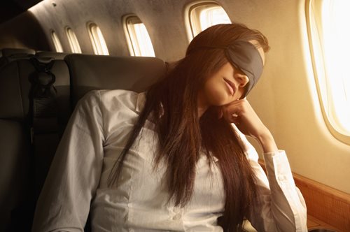 To λάθος που κάνουμε όλοι εν ώρα πτήσης και βλάπτει σοβαρά την υγεία της επιδερμίδας μας