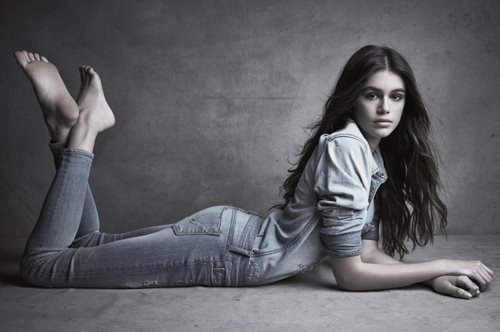 H Kάια Γκέρμπερ αποκαλύπτει ποια είναι η μία τροφή που τρώει κάθε μέρα 