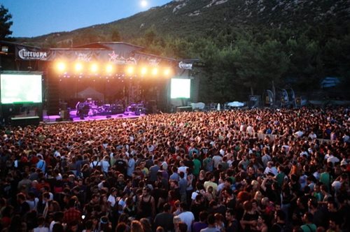 Αυτό είναι το μεγάλο συγκρότημα που έρχεται στην Ελλάδα και θα αγοράσουμε από τώρα εισιτήρια