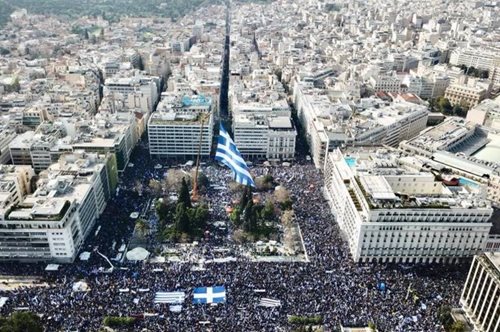 Η Ελληνίδα φωτογράφος που έβγαλε τις πιο εκπληκτικές φωτογραφίες του συλλαλητηρίου