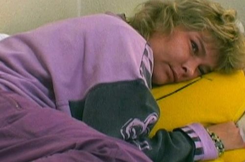 Αλλάζει από έκφραση μέχρι φωνή: Η σκληρή ιστορία της γυναίκας με τις 7 διαφορετικές προσωπικότητες 