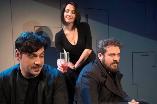 Mία νέα θεατρική παράσταση, στο κέντρο της Αθήνας, θέλει κάτι να σου πει για τις σχέσεις σου