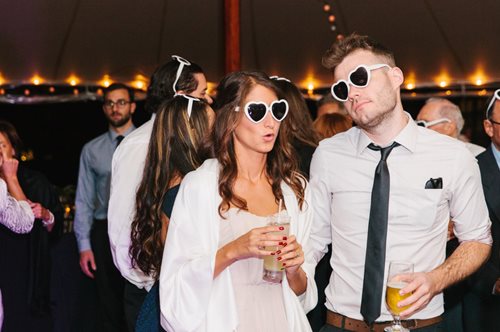 Πώς να βρείτε τον επόμενο έρωτα σε μια δεξίωση γάμου