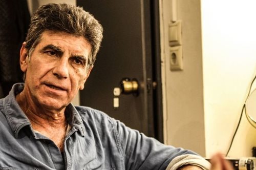 Ο Γιάννης Μπέζος μας ξεναγεί σε ιστορικά κτήρια της Αθήνας που έχουν εγκαταλειφθεί